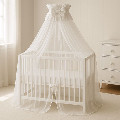 Ciel de lit de luxe blanc apportant touche sophistiquée