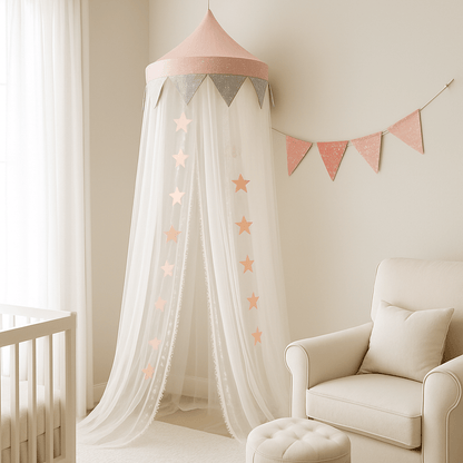 Ciel de lit rose pâle avec étoiles dorées coin lecture chambre bébé