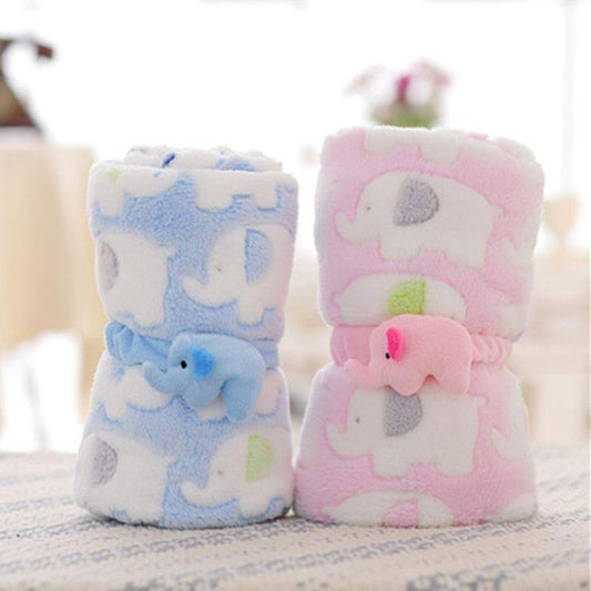 Couvertures bebe roulées bleue et rose avec éléphants en peluchee