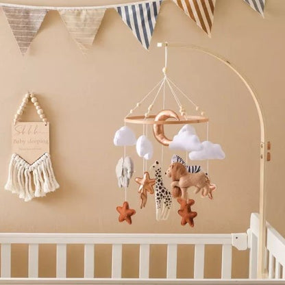 Décoration chambre bébé mobile safari écologique coton bio bois naturel