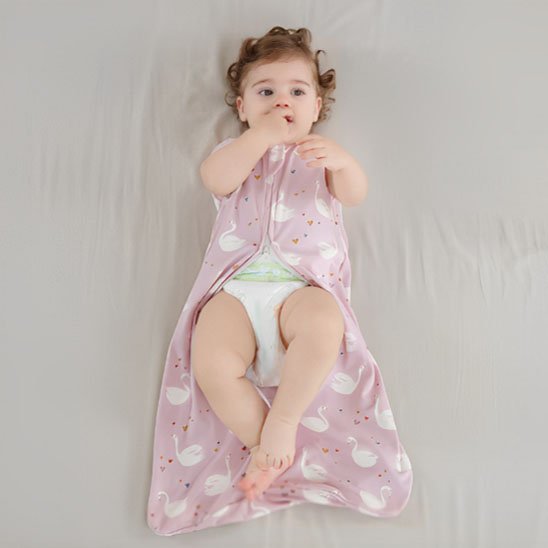 Gigoteuse bébé rose avec fermeture centrale pratique pour changes