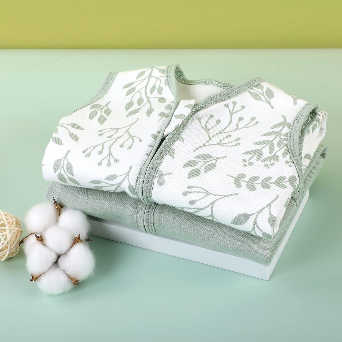 Trois gigoteuses sans manches avec fermeture éclair motifs végétaux tendres