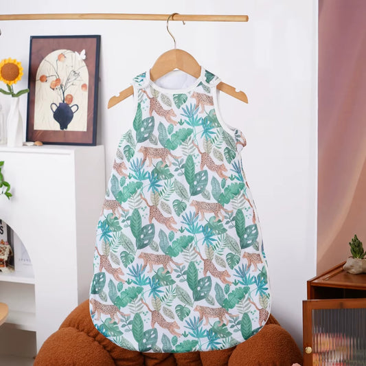 Turbulette bébé motif jungle léopards feuilles tropicales vertes suspendues