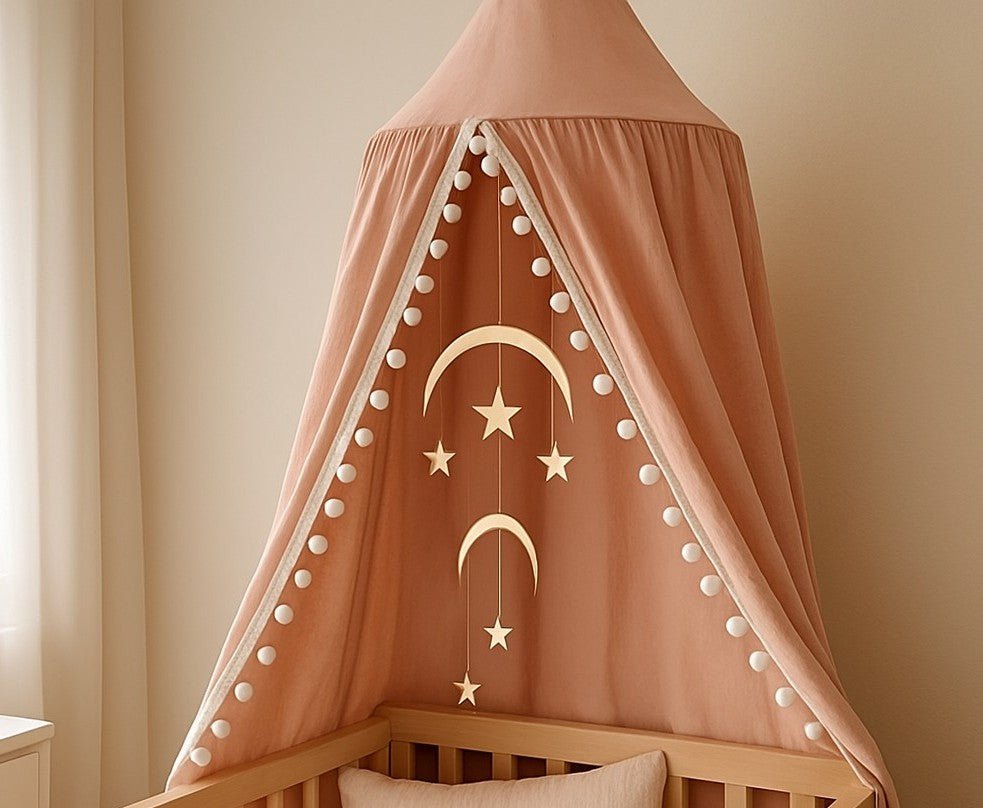 ciel de lit rose avec pompons super produit