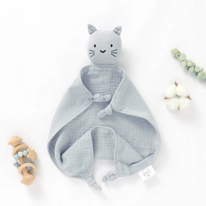 Doudou chat bleu clair, hochet en bois, branche d'eucalyptus