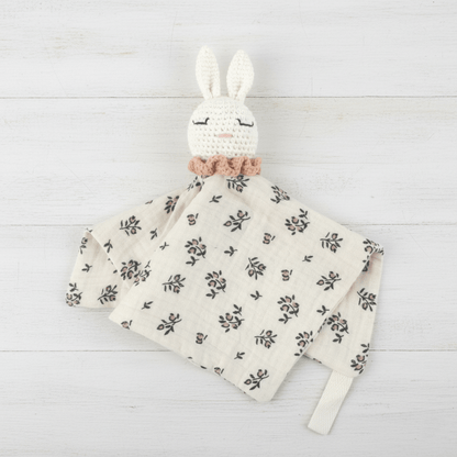 Doudou Lapin En Crochet motif floral délicat fait main artisanal