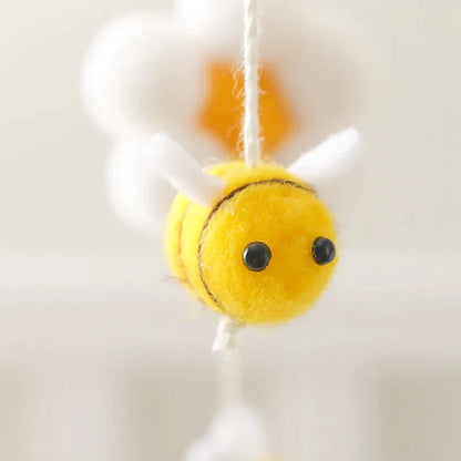 mobile bébé abeille – figurine d’abeille en feutrine