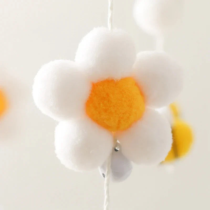mobile bébé abeille – fleur blanche et jaune