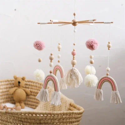 mobile bébé arc en ciel rose en macramé