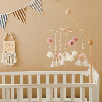 mobile de lit bébé rose en bois naturel
